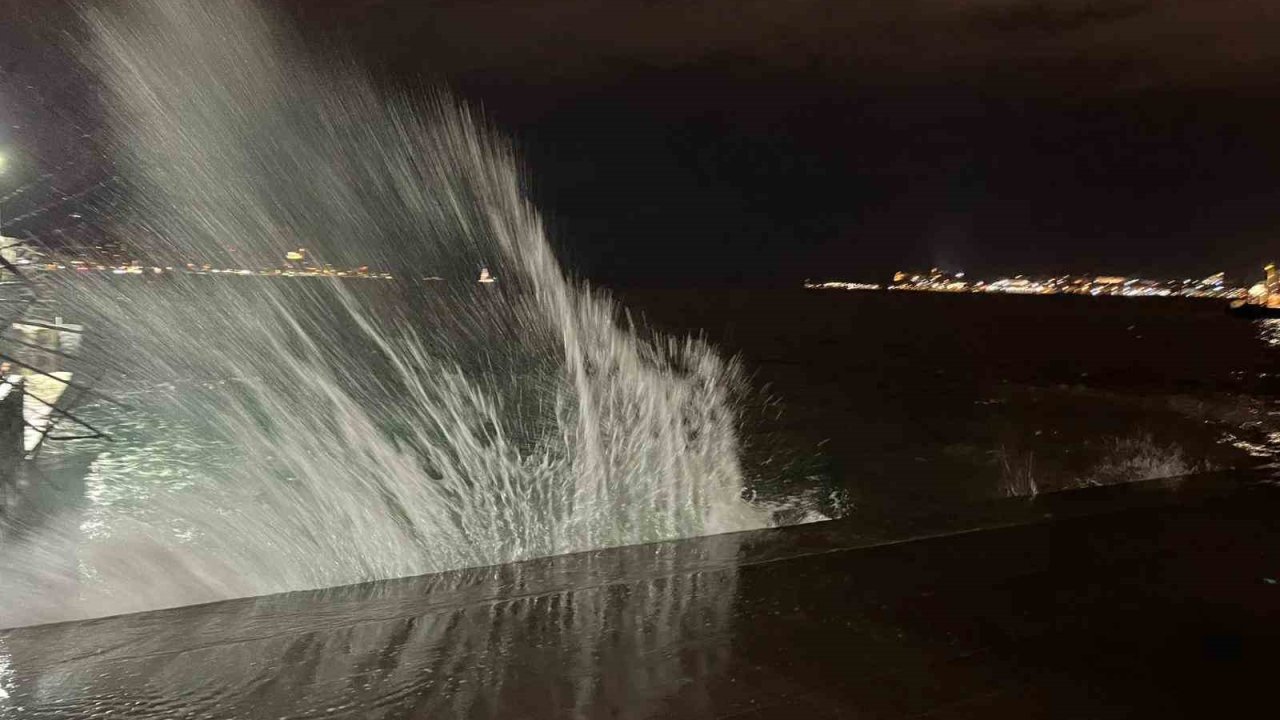 İstanbul’da sabah saatlerinde lodos etkili oldu