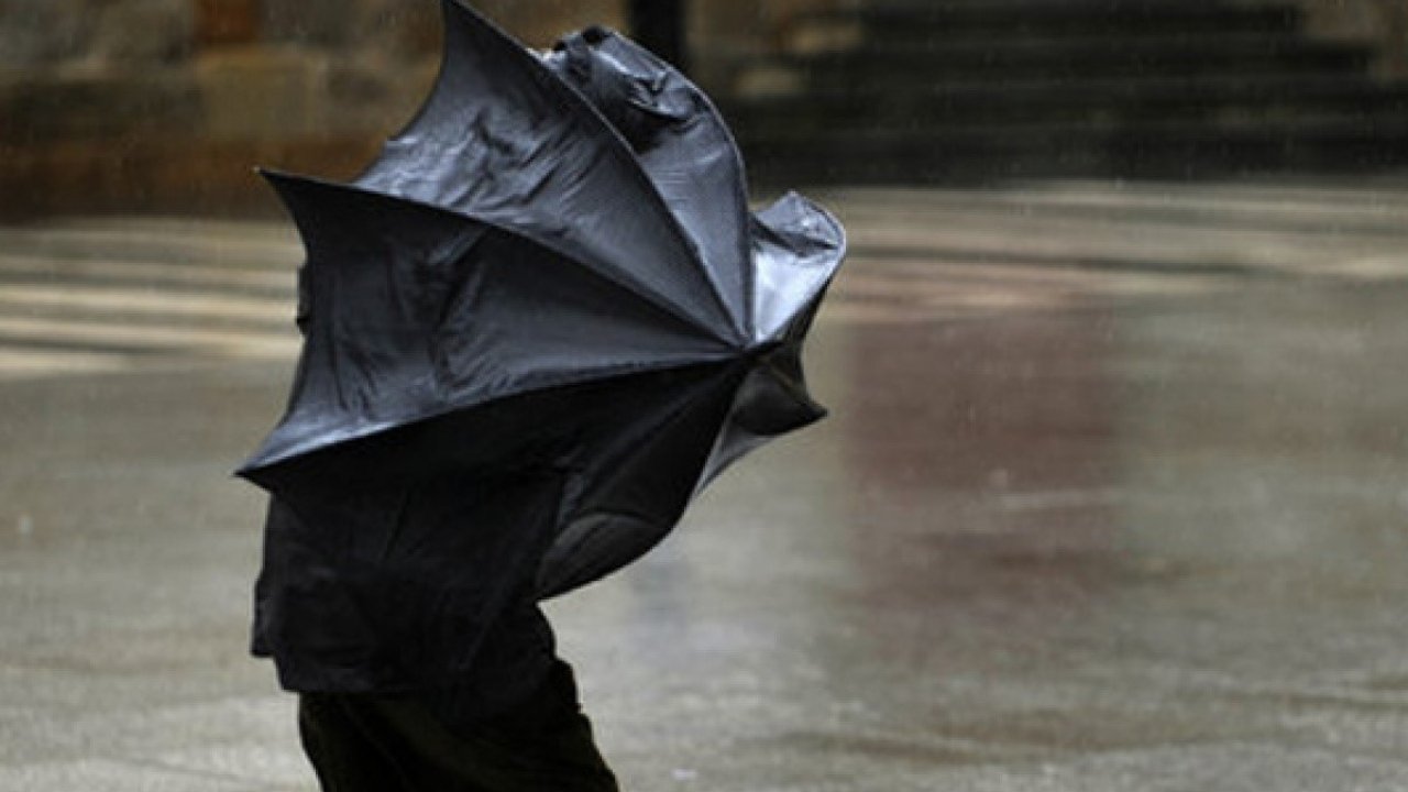 Uşak’ta kuvvetli rüzgar ve fırtına uyarısı