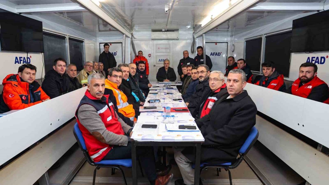 Bursa’da deprem tatbikatı gerçeğini aratmadı