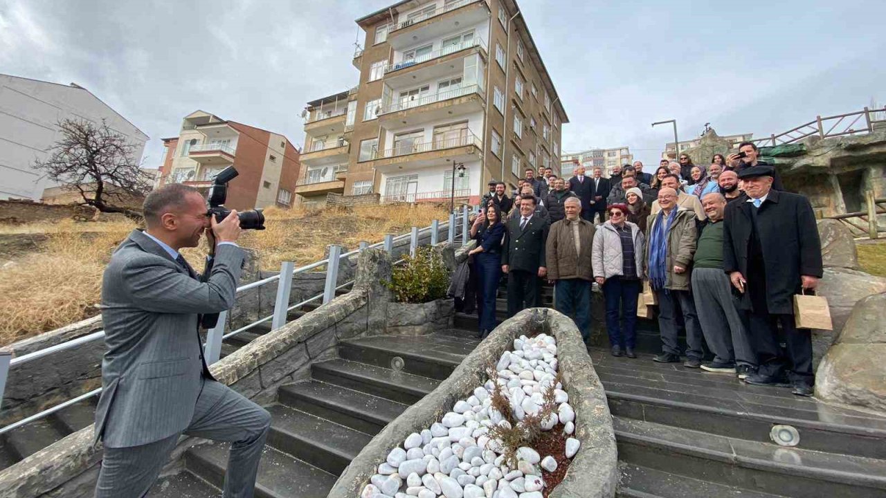 Başkan Özdemir: "Gazeteciler en özel günlerinde bile mesleklerini bırakamıyor"