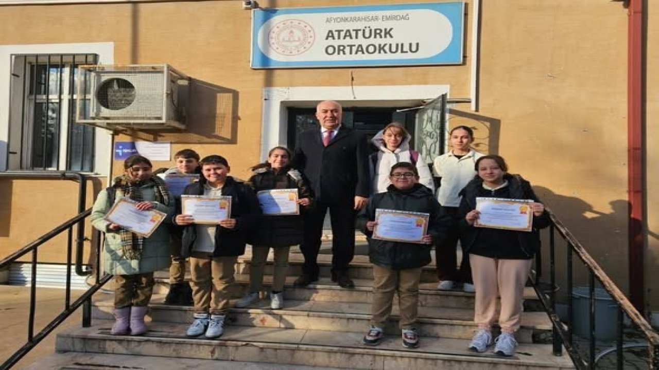 Emirdağ Ortaokulu’nun ‘Ayın Öğrencileri’ ödüllendirildi