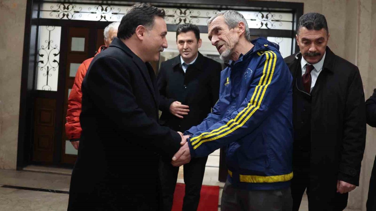 Vali Çiçek’ten ev ziyareti