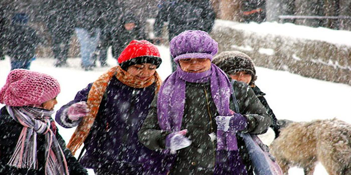 Sarıkamış’ta kar ve olumsuz hava şartları eğitimi durdurdu