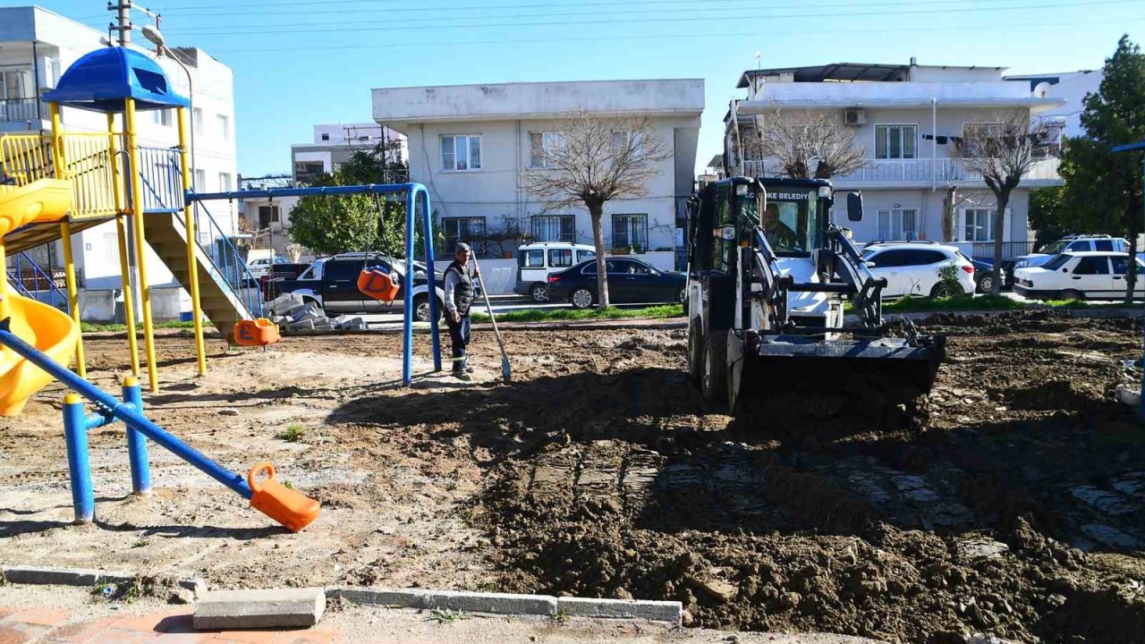 Söke Belediyesi parkları yenilemeye devam ediyor