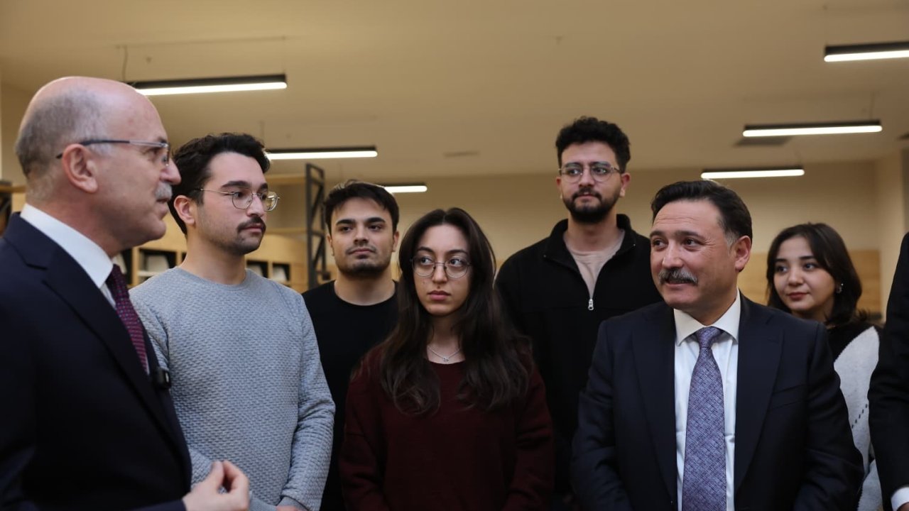 Vali Çiçek, Şehir Hastanesi’ne açılacak Hal Kütüphanesini inceledi