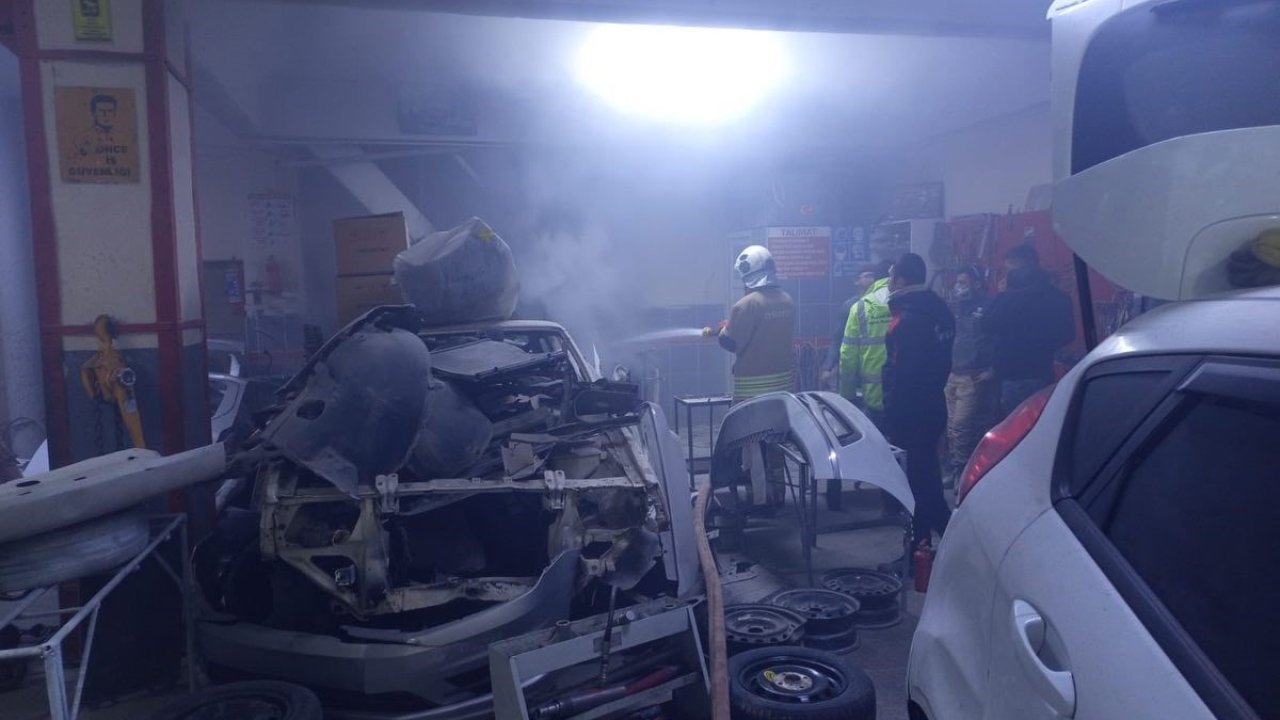 Kırıkhan’da tamircide yangın