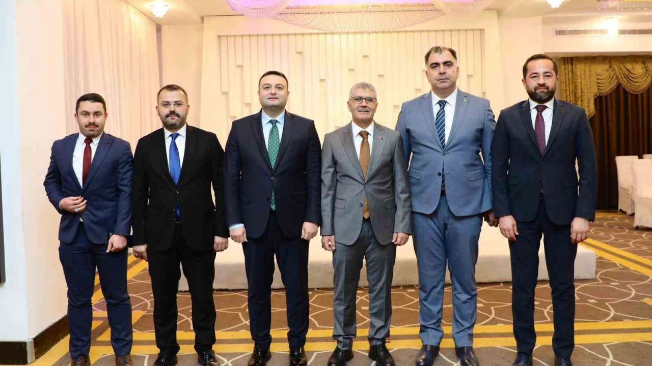 Vali Cahit Çelik için veda yemeği düzenlendi