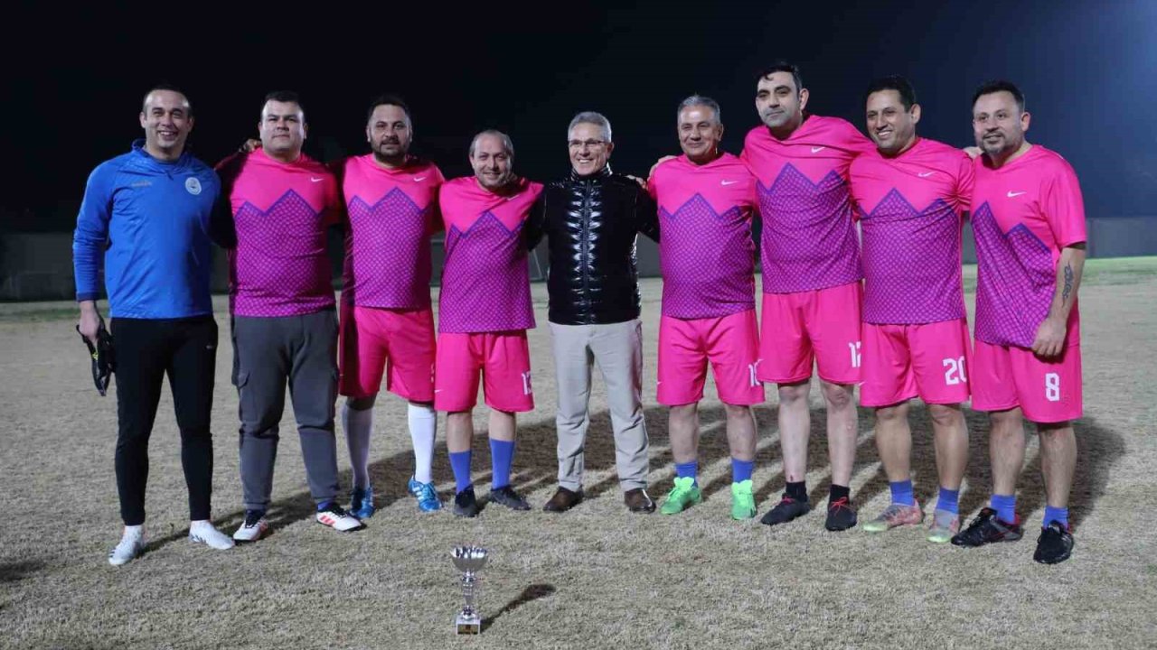 Nazilli Belediyesi Futbol Turnuvası’nda Şampiyon Özel Kalem Müdürlüğü oldu