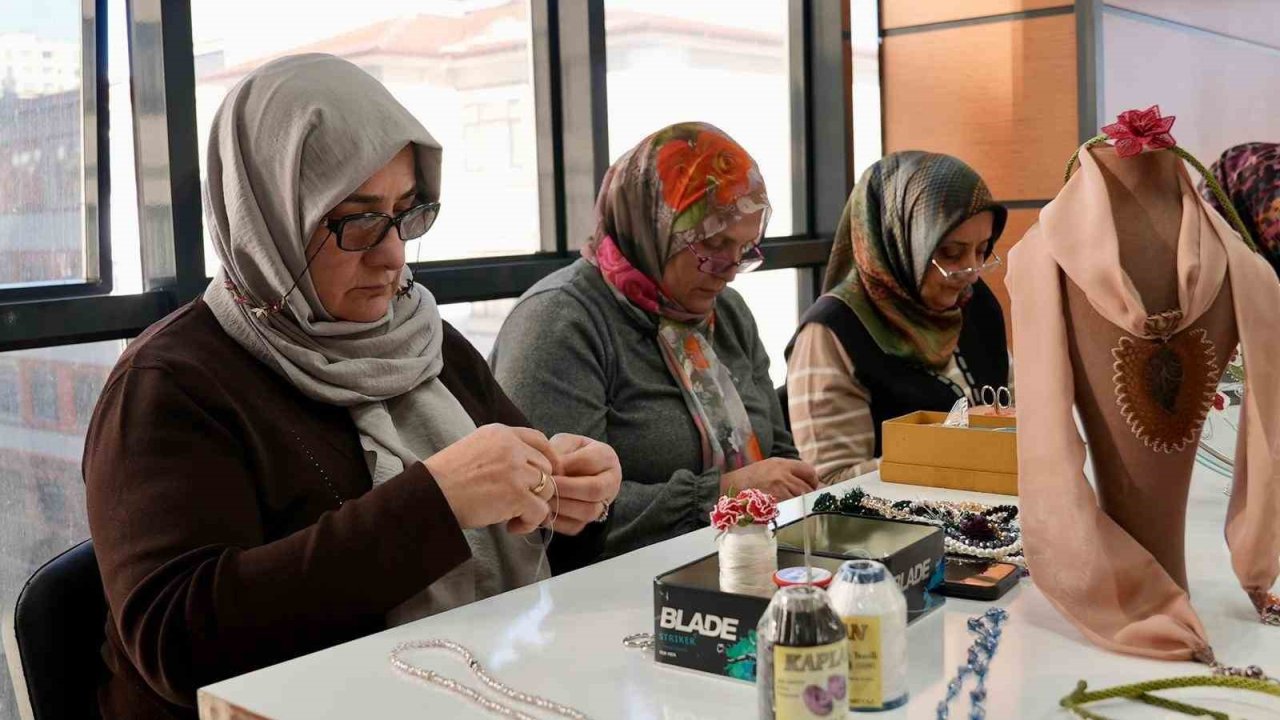 Elazığ’da kadınlara yönelik kurs programı sürüyor