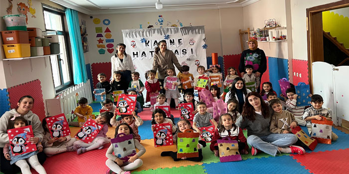 Kars’ta Gurur Kreş ve Gündüz Bakım Evi’nde eğitim gören minik öğrencilerin karne heyecanı.