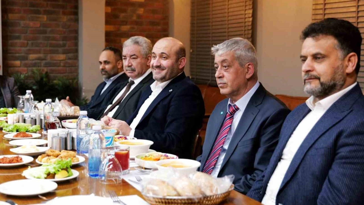 AK Parti Eskişehir İl Başkanı Albayrak’tan Demirspor’a moral yemeği