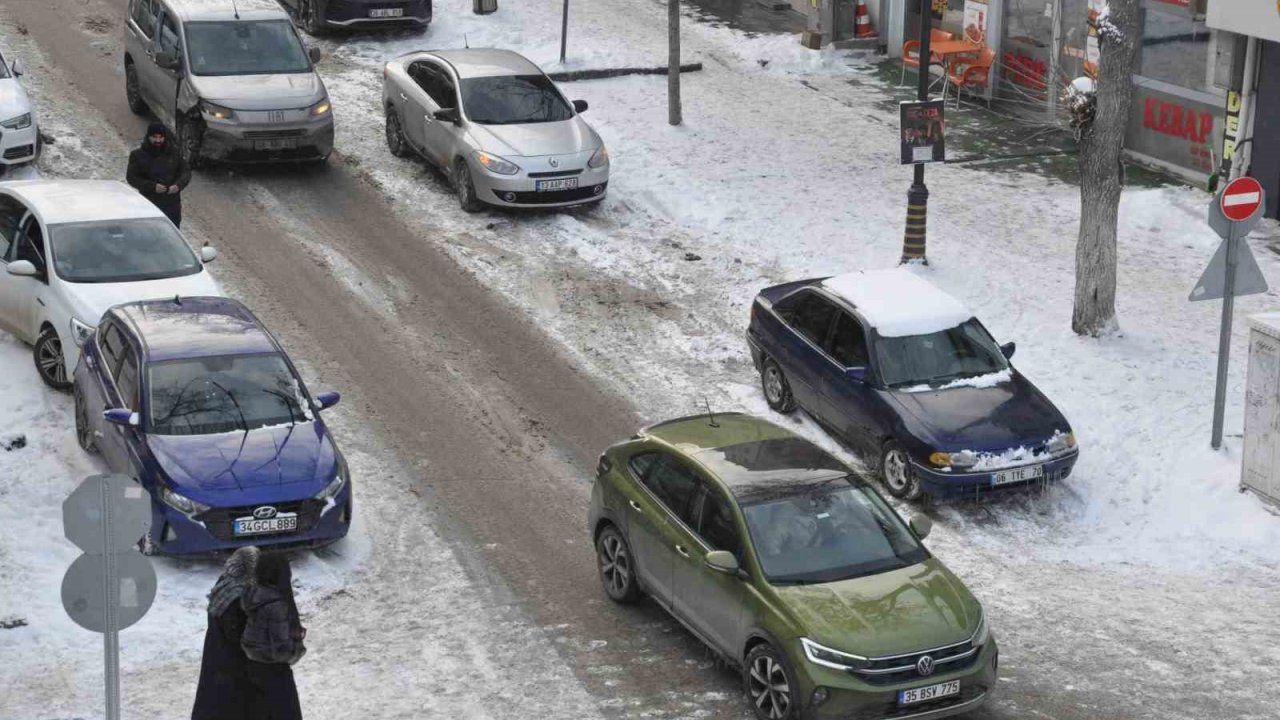 Kars’ta trafiğe kayıtlı araç sayısı 54 bin 850’ye ulaştı