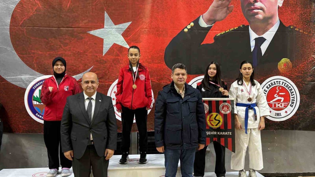 Eskişehirli sporculardan Sakarya’da başarı