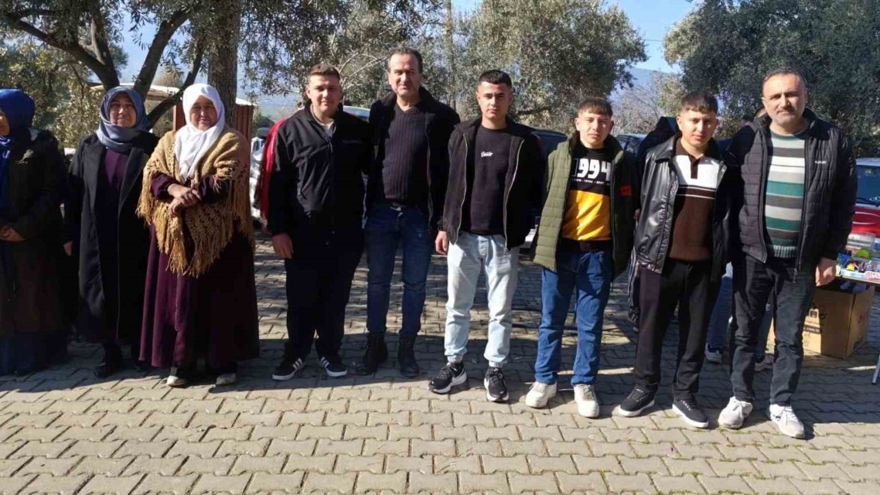 Bozdoğan’da askerler Kur’an-ı Kerim ve Türk Bayrağı ile uğurlandı