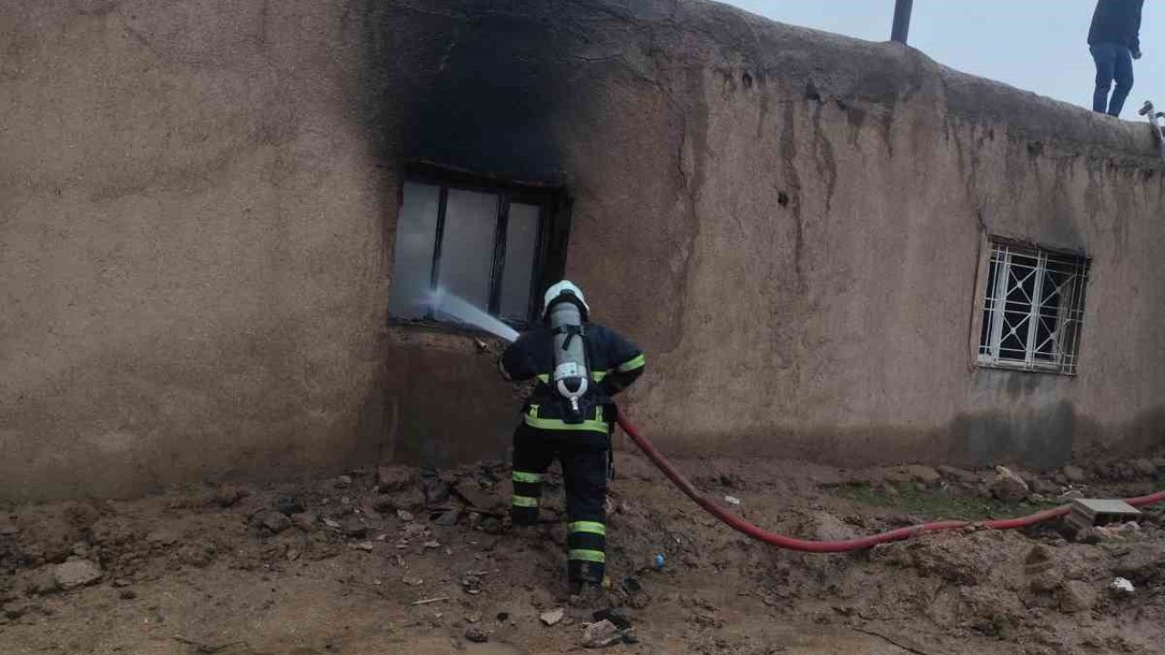Mardin’de müstakil evde çıkan yangın söndürüldü