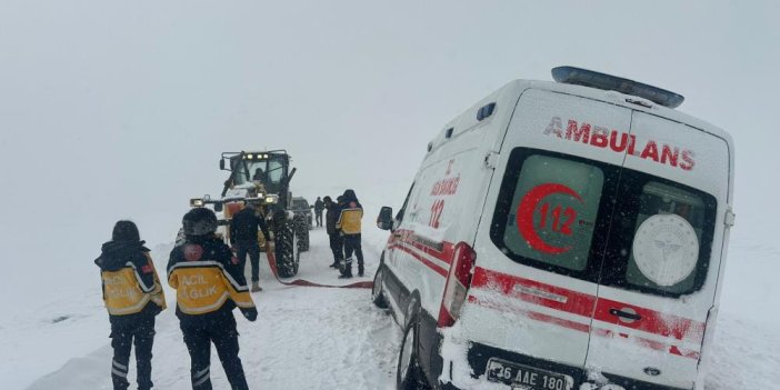 Kars'ta kar esareti: Karda mahsur kalan ambulansların imdadına özel idare yetişti