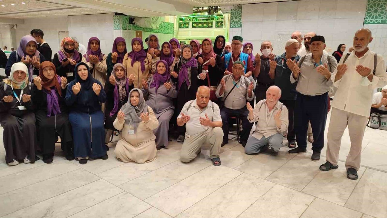 Denizlili umrecilerden Kâbe’de duygusal veda