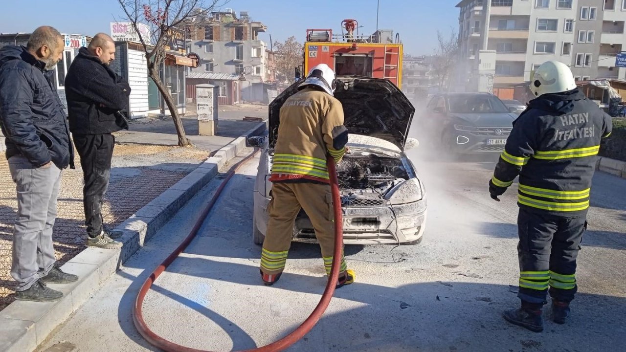 Defne’de araç yangını