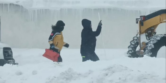 Kars'ta 2 Metrelik Karda Can Mücadelesi
