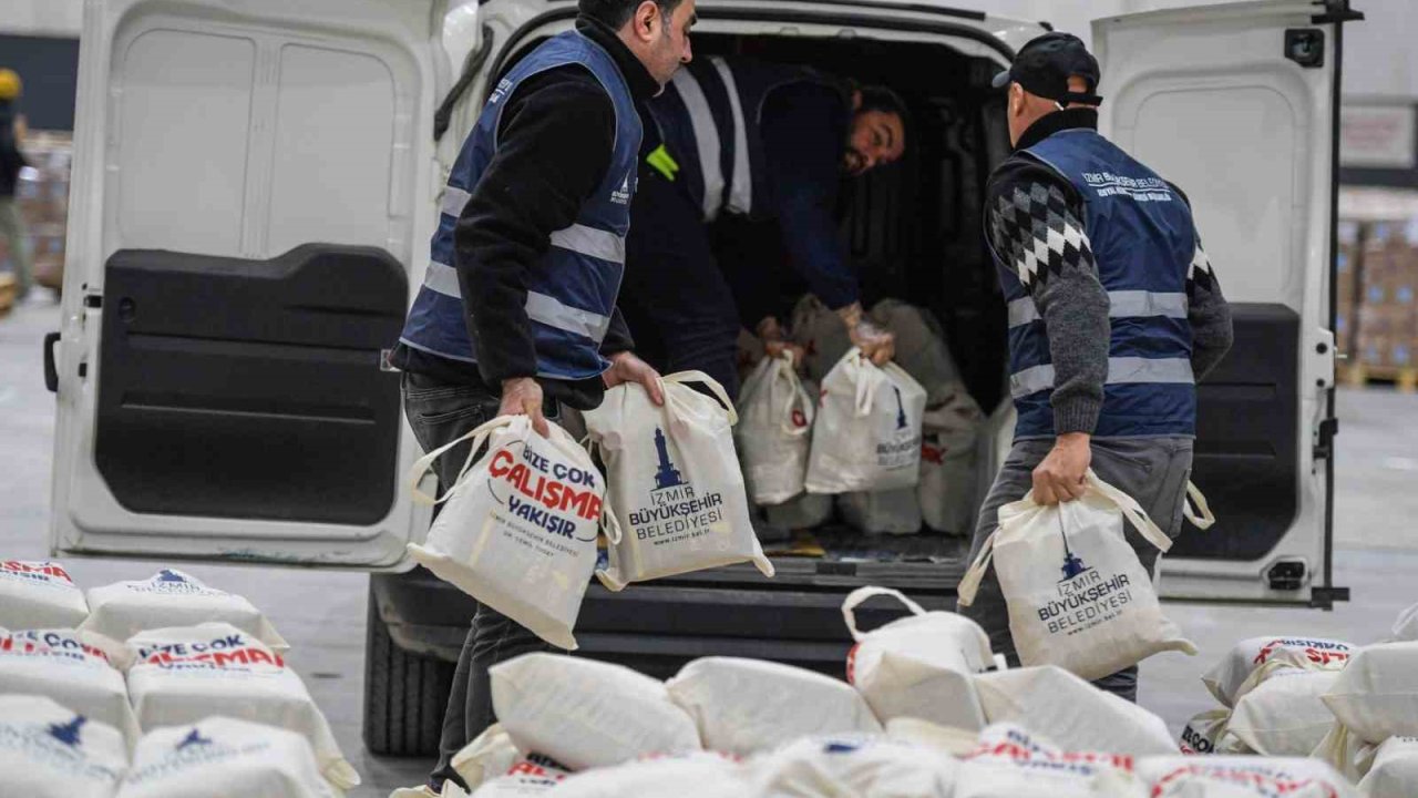 İzmir’de 24 bin haneye kahvaltı paketi dağıtımı başladı