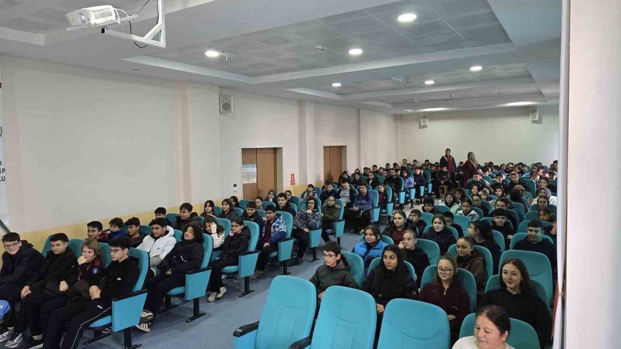 Bilecik’te sosyal medya bağımlılığına karşı farkındalık eğitimi