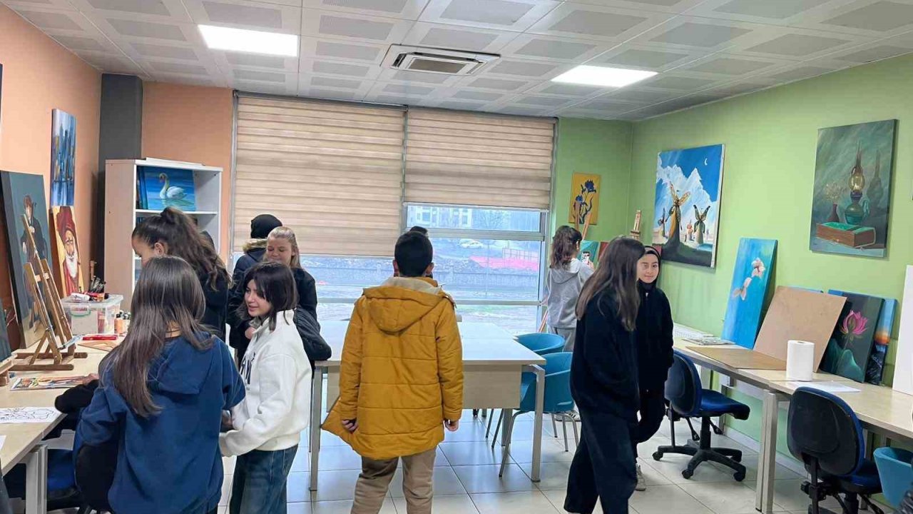 Ortaokul öğrencileri gençlik merkezini sevdi
