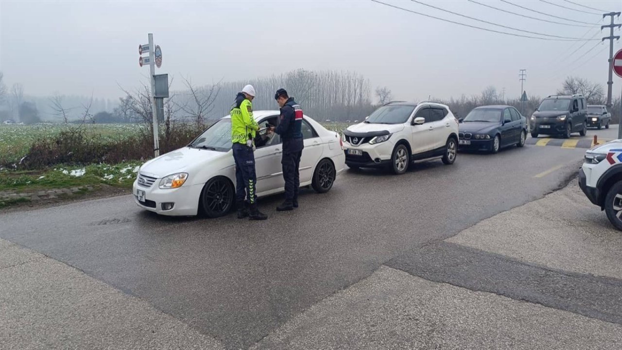 Köylerde 6 bin araç denetlendi