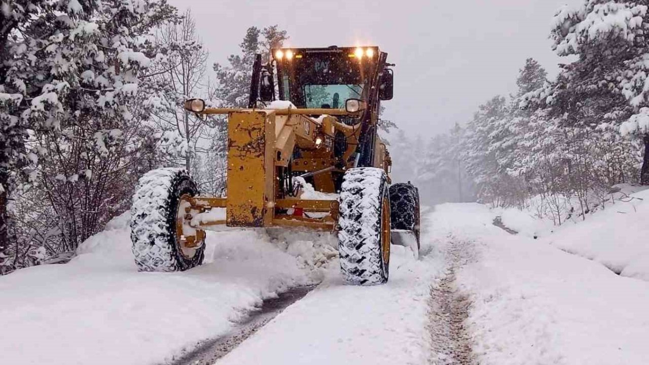 Giresun’da 152 köy yolunu ulaşıma açma çalışmaları sürüyor