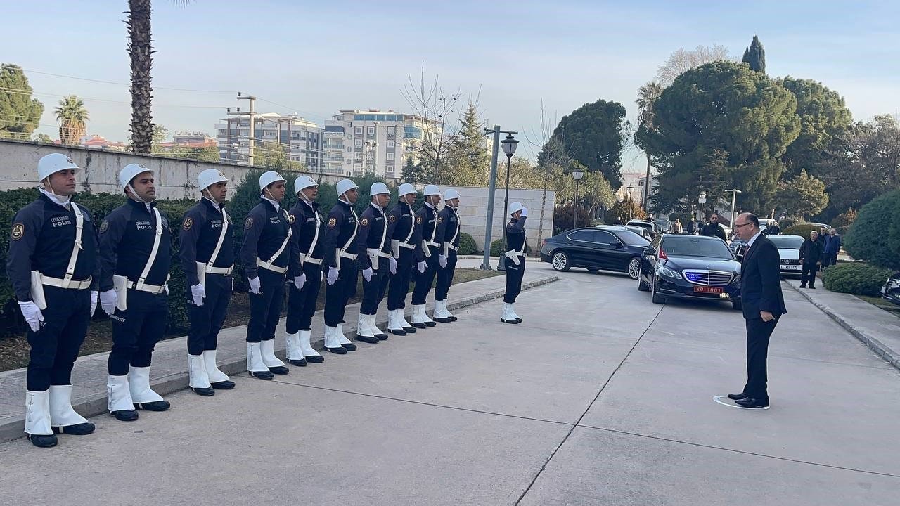 Vali Serdengeçti Osmaniye’de görevine başladı