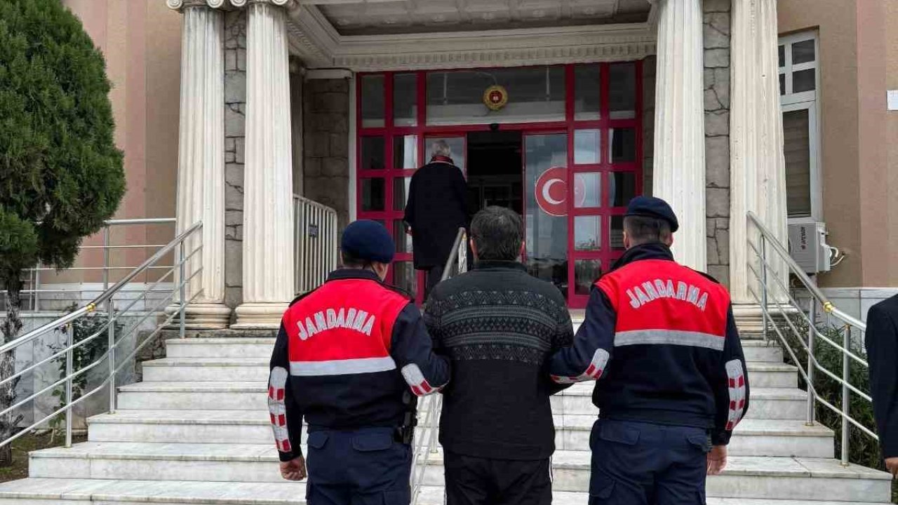 Aydın’da aranan şahıslar jandarmadan kaçamadı