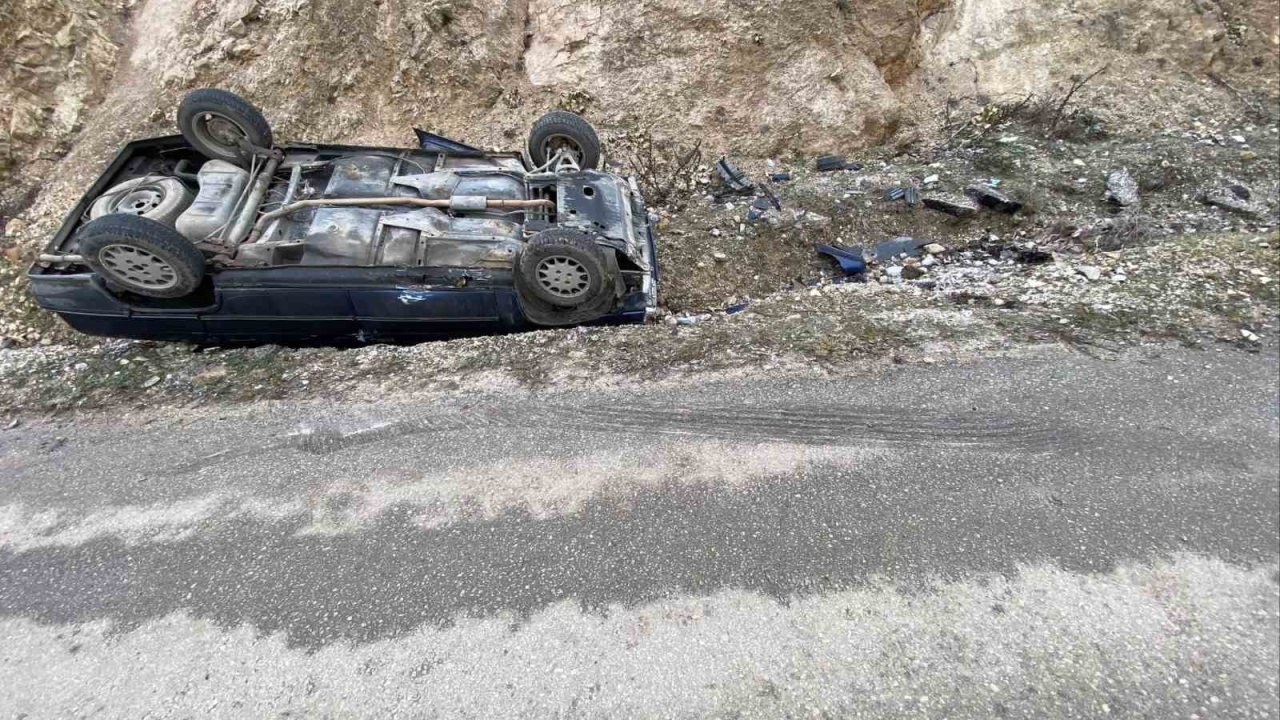 Kontrolden çıkan otomobil takla attı; 2 yaralı