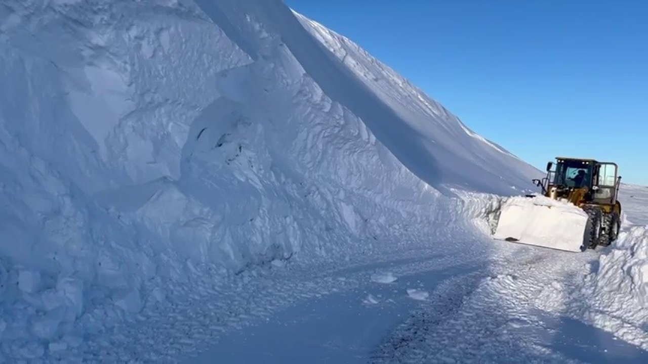 Kar kalınlığı 3 metreyi buldu