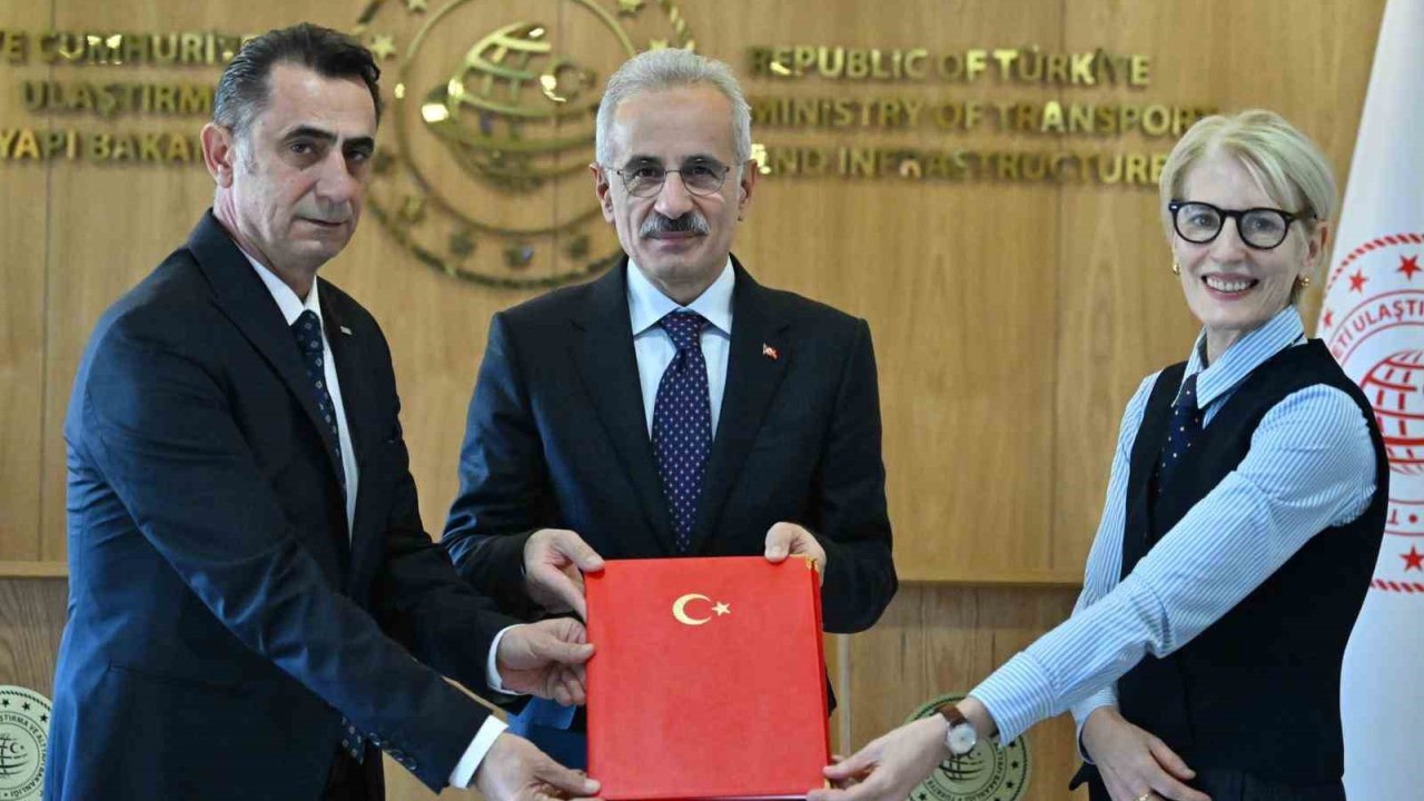 Bakan Uraloğlu: "Türkiye tarafında prototip üretim merkezi olarak TÜRASAŞ projede merkez rol üstlenecek"