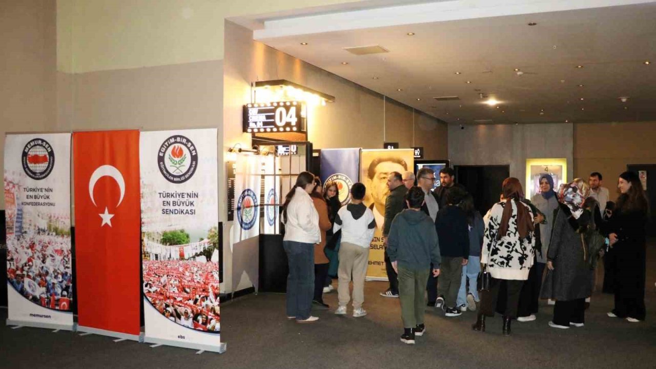 Eğitim-Bir-Sen Adana Şubesi sinema etkinliğinde buluştu