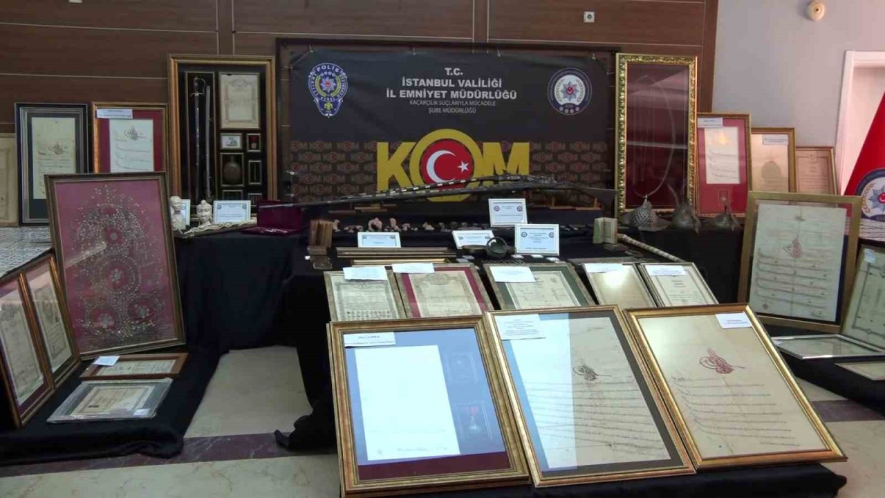 İstanbul’da tarihi eser kaçakçılığına darbe: Osmanlı Dönemine ait kalkan ve miğfer grubu ve binlerce eser ele geçirildi