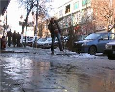 Kars buz pistine döndü