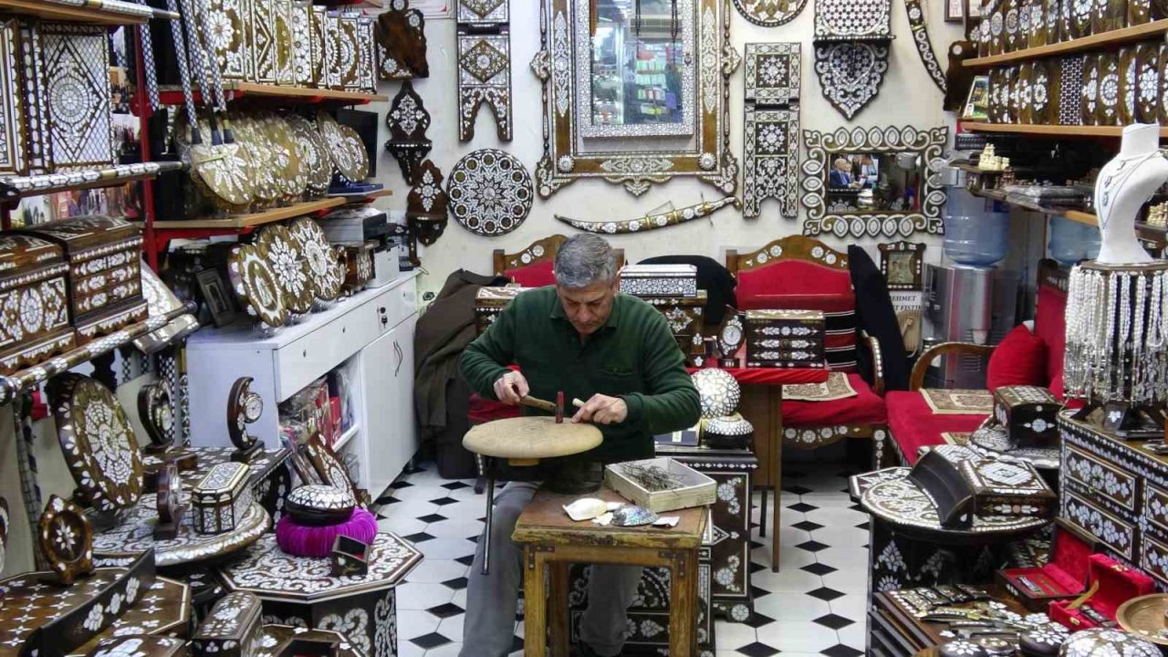 Padişah mesleğini yaşatan Gaziantepli ustaya ’Yaşayan İnsan Hazineleri’ ödülü