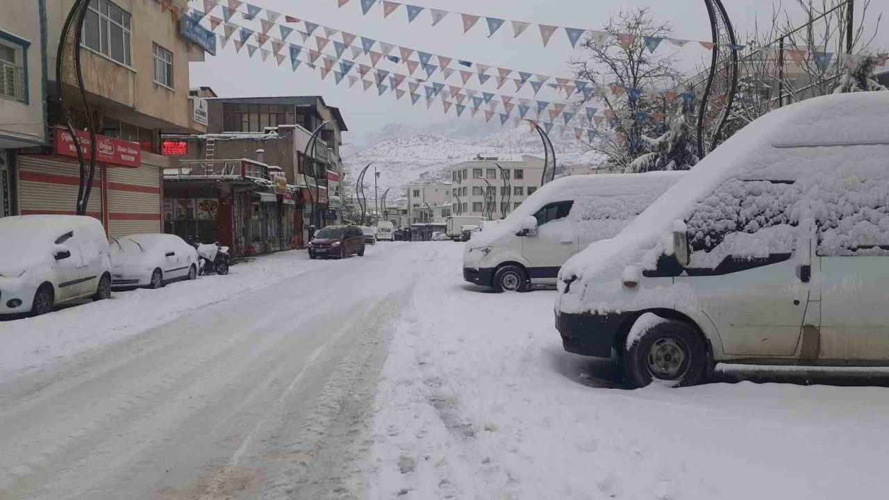 Çermik beyaza büründü