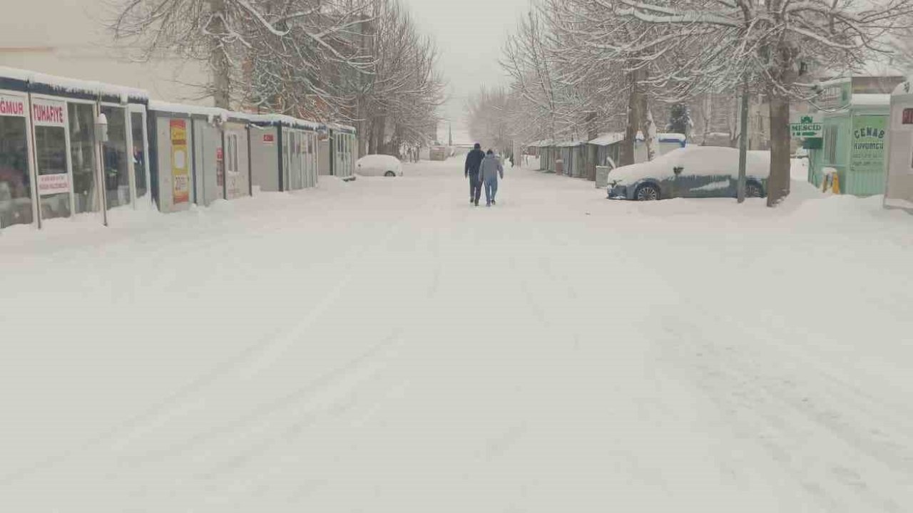 Gölbaşı’nda kar yağışı etkili oldu