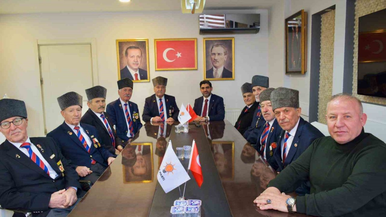 Başkan Salt gaziler, muhtarlar ve vatandaşlarla bir araya geldi