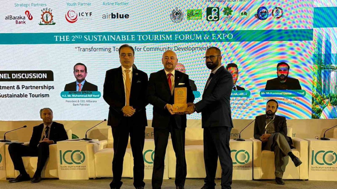 Başkan Ülken, Pakistan’da AYTO’yu temsil etti