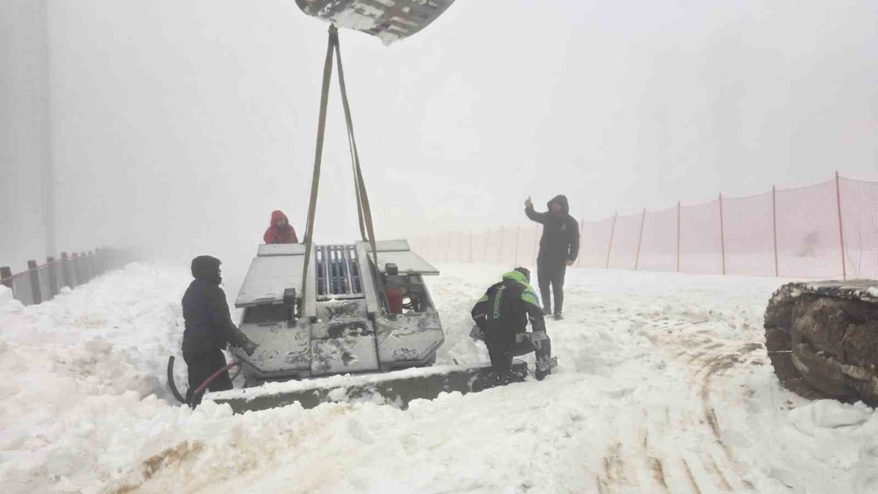 Kuzuyayla Kızak Pisti’ne yürüyen bant geliyor