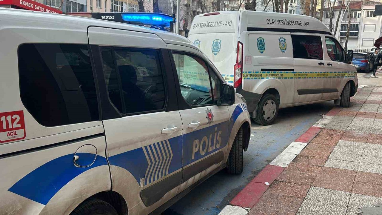 Uşak’ta bıçaklanan şahıs ağır yaralandı