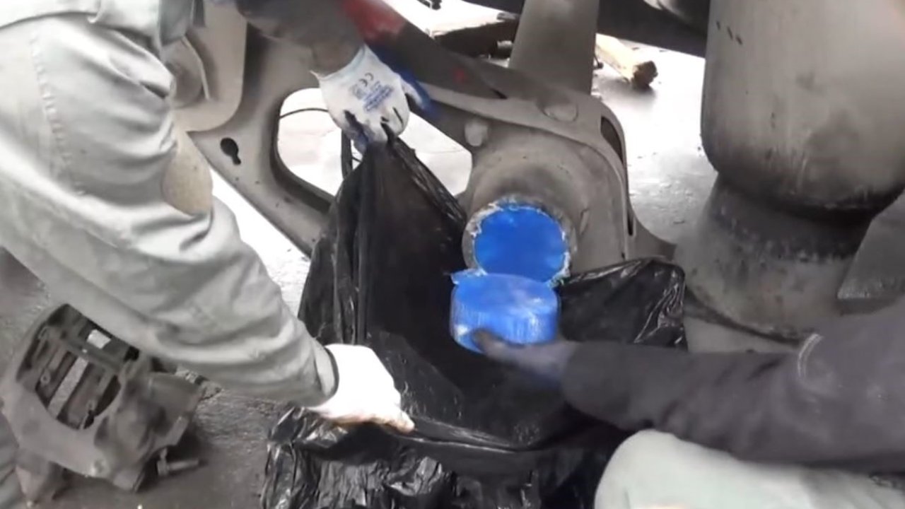 Esenyurt’ta ağır tonajlı aracın jantından 54 kilo uyuşturucu çıktı