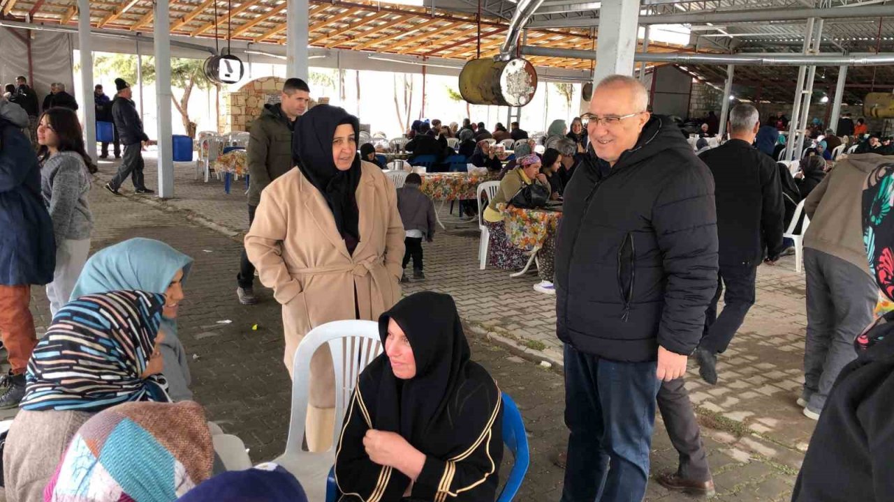 Başkan Arslan umreden dönen hemşehrilerini karşıladı