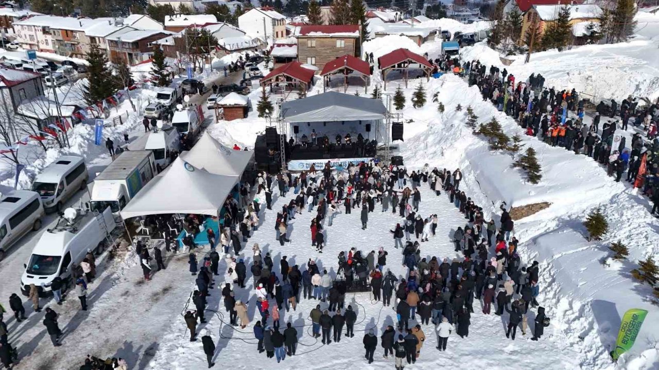 2 bin rakımlı yaylada renkli kış festivali
