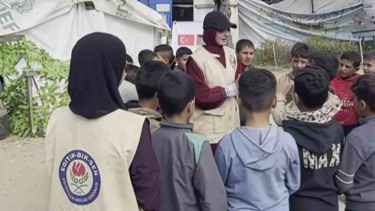 Eğitim-Bir-Sen, kurduğu "Akif İnan Eğitim Çadırı" ile Gazze’ye desteğini destek oluyor