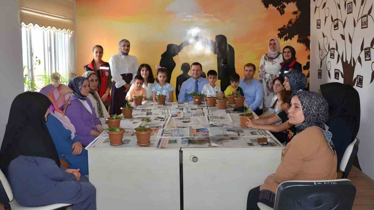 Kaymakam Demirer, Tatvan Sosyal Hizmet Merkezi’nin faaliyetlerini değerlendirdi