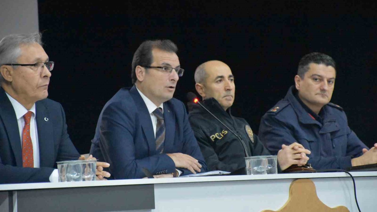 Salihli’de 2. dönem eğitim hazırlıkları masaya yatırıldı