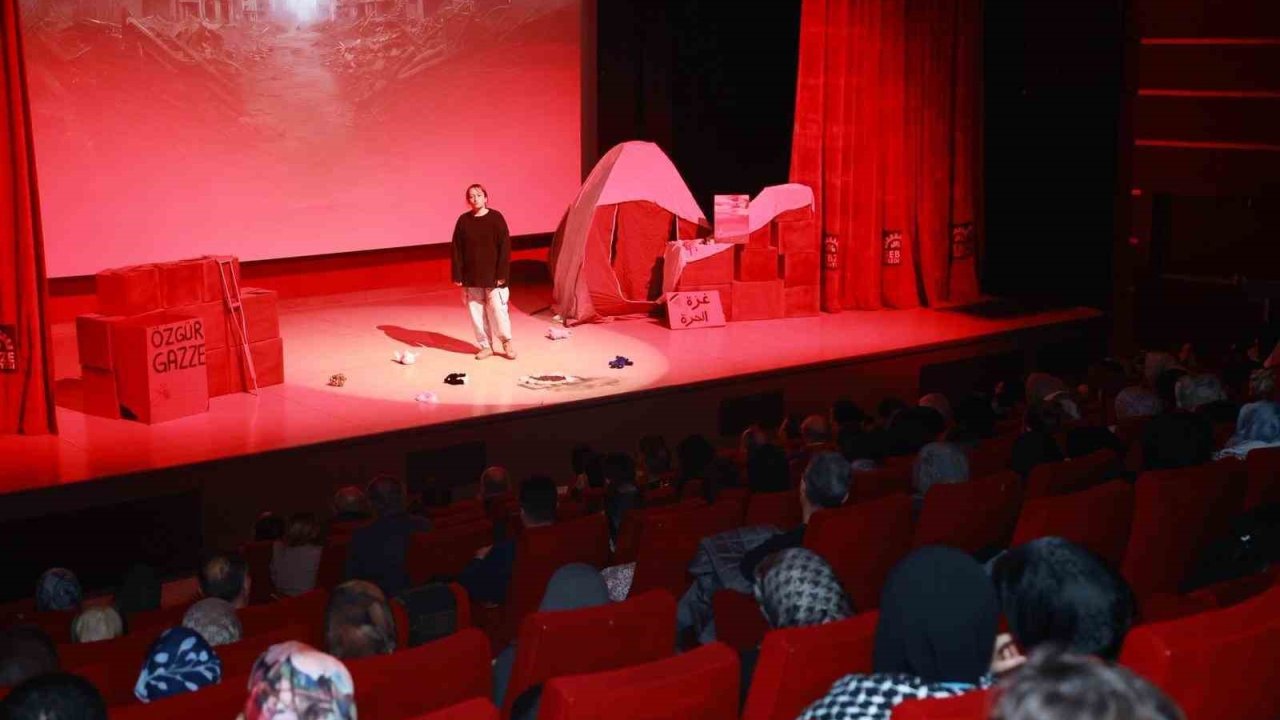 Gebze’de "Gazze’nin Kadınları" oyunu sahnelendi